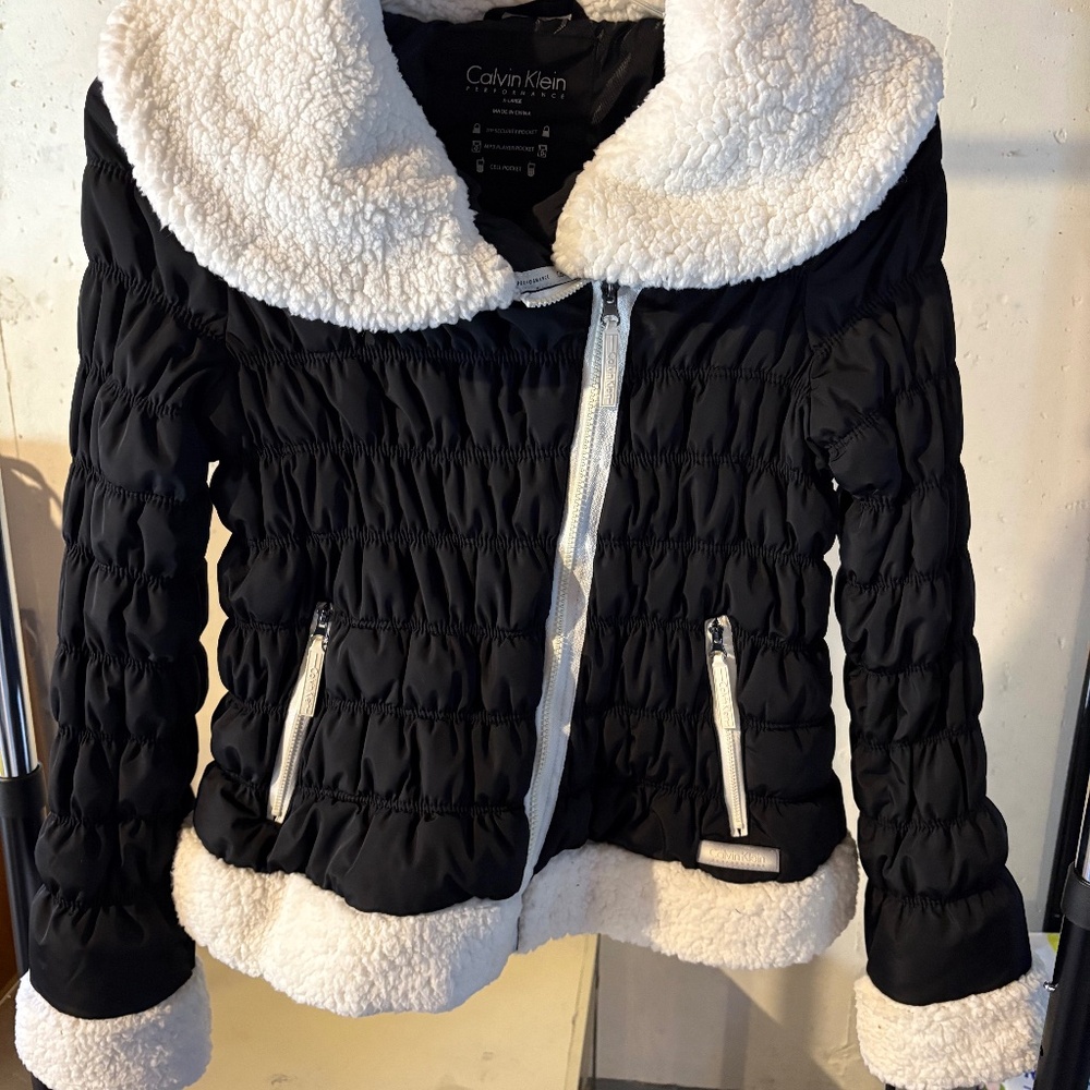 Calvin Klein Womans Puffer Coat with Sherpa Detail
